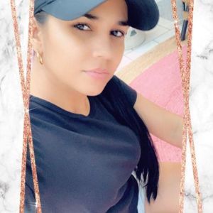 Meet your Posher, Claudia